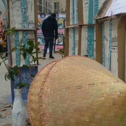 小画笔大世界，非同凡响创意美术作品展活动。