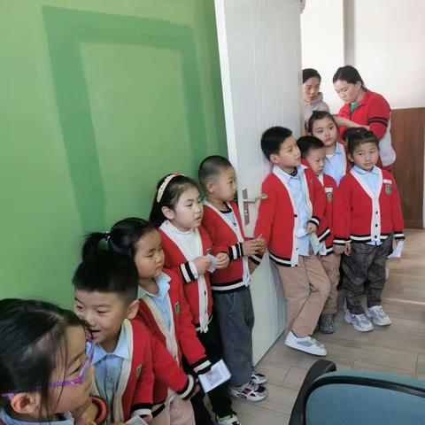 核酸检测入园——龙翔伟才幼儿园大一班核酸检测纪实