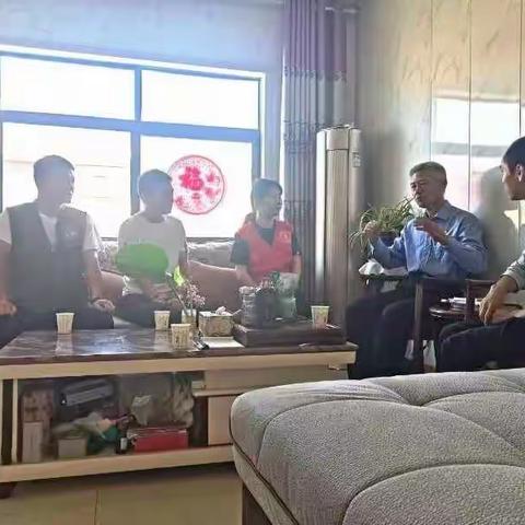 中共永城市义工联合会党支部     情暖中秋 爱心相伴——走访慰问老党员