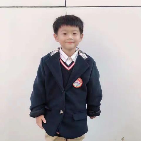 省示范幼儿园源汇区格瑞特伟才幼儿园～涵涵👦小朋友成长记录💗💗