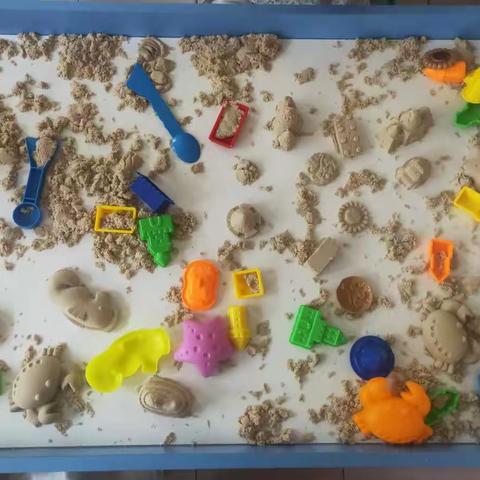 智慧树幼儿园科学探索——《好玩的太空沙》