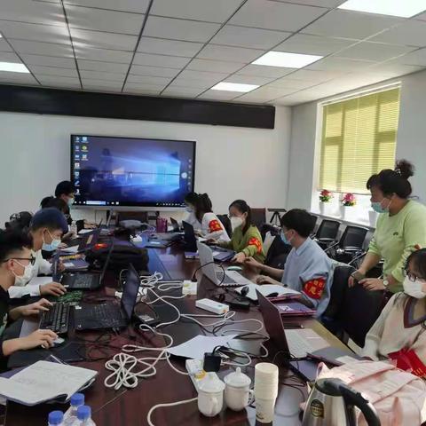 【浑江有力】小小红“袖标”平安大能量