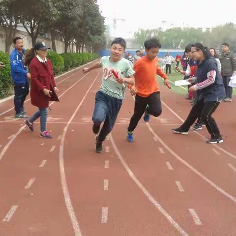 比出风采 超越自我 一一开发区举行小学生春季运动会