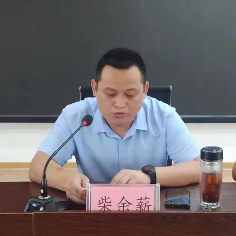 筑梦成长——爱心企业走进铜石中学捐赠学习物品