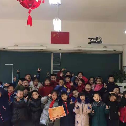 实验小学二年四班全体师生为武汉加油！