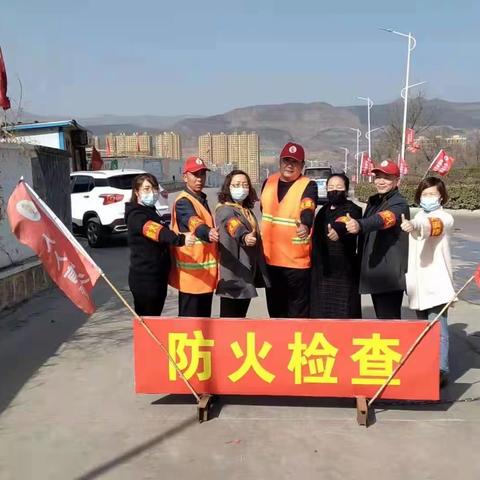 群众过节我在岗  为民服务不打烊