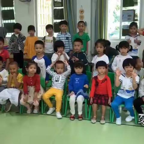 “温暖重阳，九九关怀”——三亚市第一幼儿园中班组