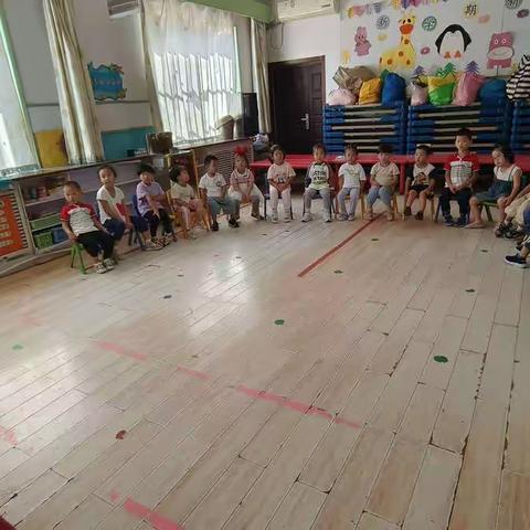 “潜心教育，爱在中秋”———黎明街幼儿园中二班中秋节、教师节庆祝活动