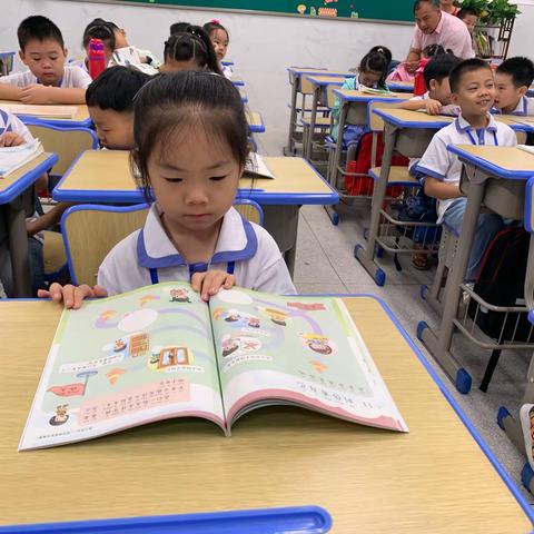 1904萌娃入学第一周变形记