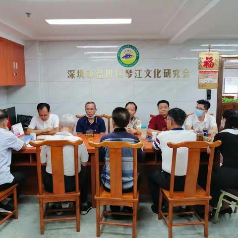 不忘初心跟党走，牢记使命报中华