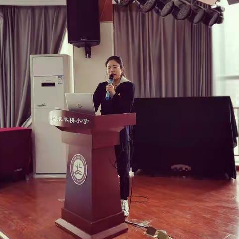 让雷锋的精神薪火相传————北沈家桥小学党员微讲堂活动