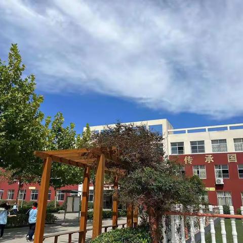 芝兰盈袖，坚守依旧！记谢官庄小学四年级语文线上教学！居家学习的我们通过镜头与你们相见！