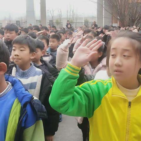 洛宁新宇小学五三班第八周家校桥