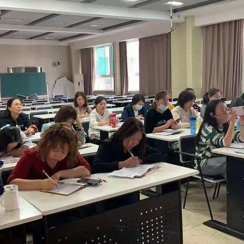 新课标要求下的备课革新——大单元架构培训