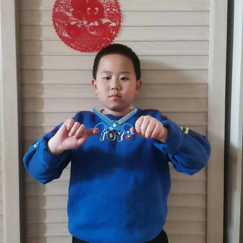 发现生活中的轴对称——2019级6班数学生活实践作业