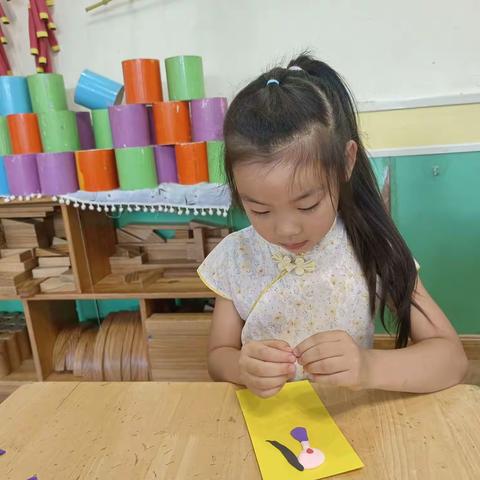 肥城市实验幼儿园桃李八班手工制作-毕业画像留念