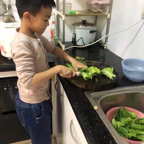 小手拉大手，共同战疫情