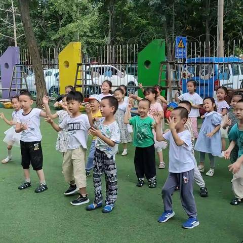 彩虹🌈班欢乐体智能 释放小宇宙