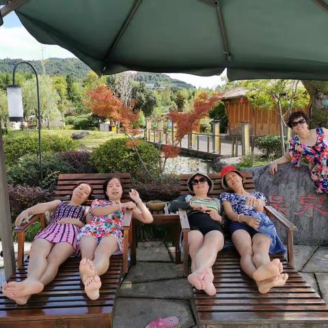 余晓榕的美篇国庆五姐妹闽浙赣周边六日游最后一站泰顺泡温泉。