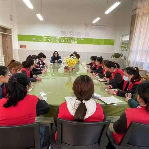 银川市金凤区阅欣幼儿园                              “勿拥挤   防踩踏  ”演练活动