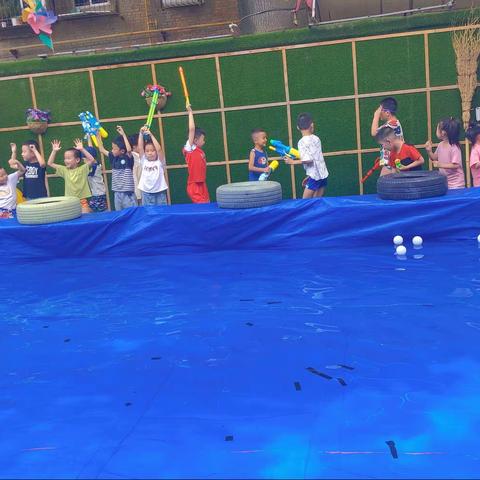 西安莲湖油漆厂幼儿园2021年夏季大二班泡沫之夏，水与争锋
