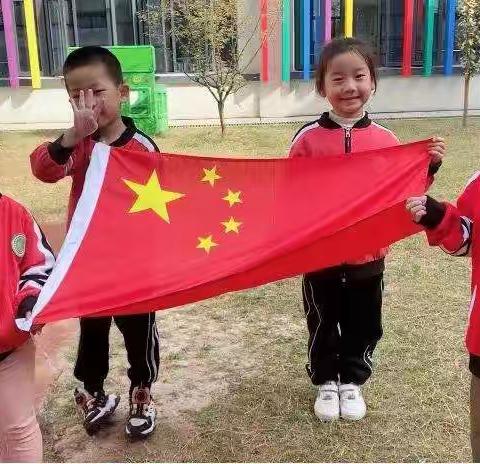 如果信仰有颜色，那一定是中国红—中五班迎国庆与国“童”行