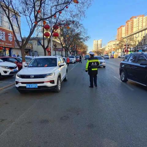 【春节我在岗】灵寿交警春节“不打烊” 坚守一线  守护平安