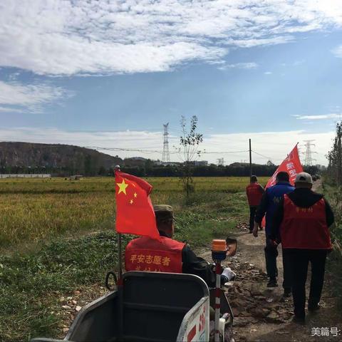 茅村村开展“助农秋收解民忧，志愿行动暖人心”志愿服务活动