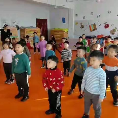 罗小营幼儿园中一班“庆元旦，迎新年”主题活动