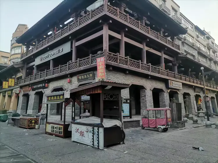 漫步许昌曹魏古城步行街,领略三国文化和传统文化