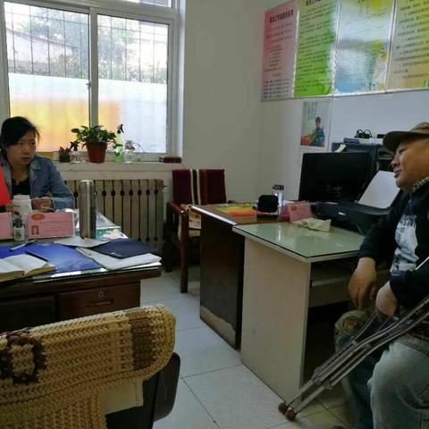 福民街道铁北社区在“两节”、“一会”前期走访、约谈社区重点上访人，做好前期维稳工作