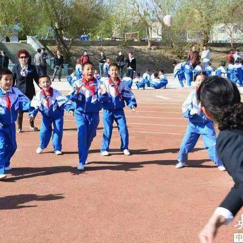 三、四、五、六年级家庭亲子游戏(实践)