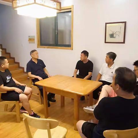 柳埠街道李家塘管区第一书记组织召开党小组八月专题会议