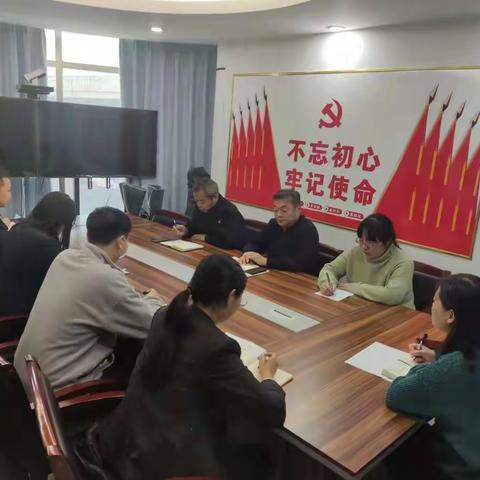 天桥区医保局组织全体党员学习党章