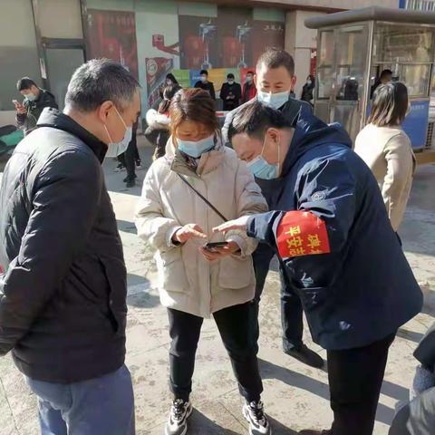 综合执法支队碑林大队党员干部下沉社区协助做好核酸检测工作