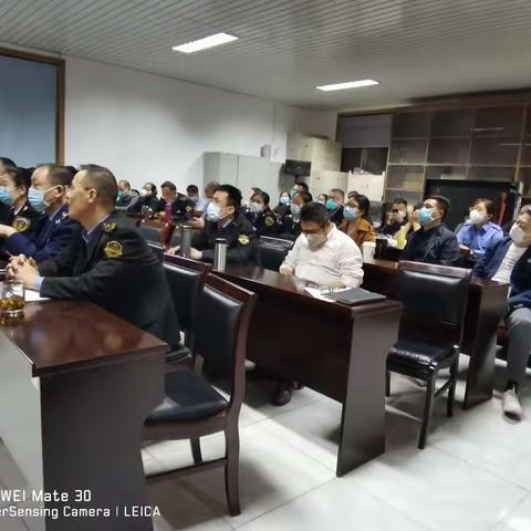 综合执法支队碑林大队集中组织观看3.15晚会现场直播