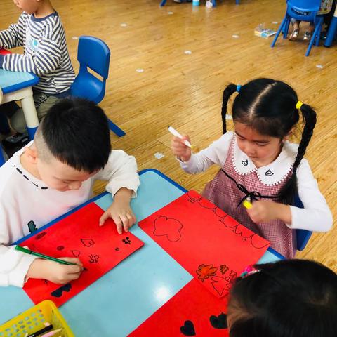 皖红启飞幼儿园大二班“当国庆遇见中秋”