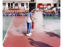 预防为主 生命至上——河口小学开展消防安全疏散演练活动