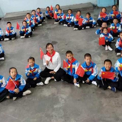 奎屯市第一小学二年级（7）班少先队学习第八次少代会