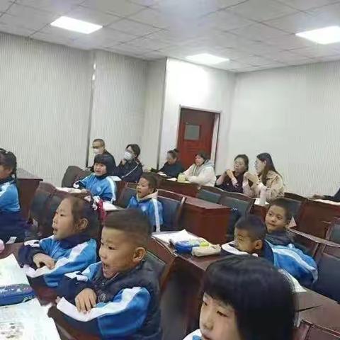 走进一年级的快乐课堂——扶轮小学一年级教研活动