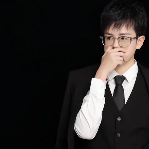 相声演员韩昊天个人摩卡
