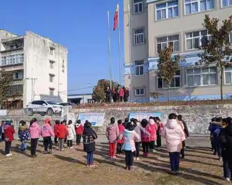 第59个学雷锋日:厉山镇封江小学全体师生一起重温雷锋精神