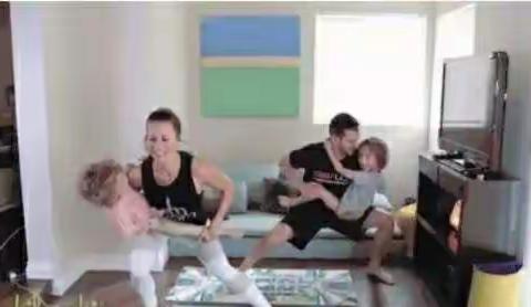 英华伟德璟郡幼儿园——防控疫情不出门，亲子游戏嗨翻天