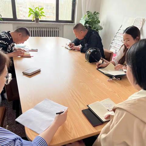平城区委编办党员先锋队下沉社区助力疫情防控
