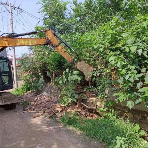 打通村内道路，助力乡村振兴