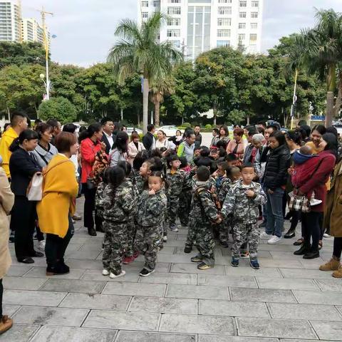 文山军分区幼儿园雨露班——图书馆的奥妙
