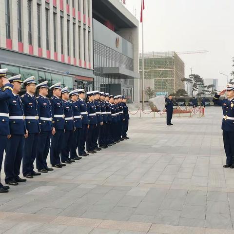 “走前列、作表率”——西咸新区消防救援支队机关组织开展队列训练