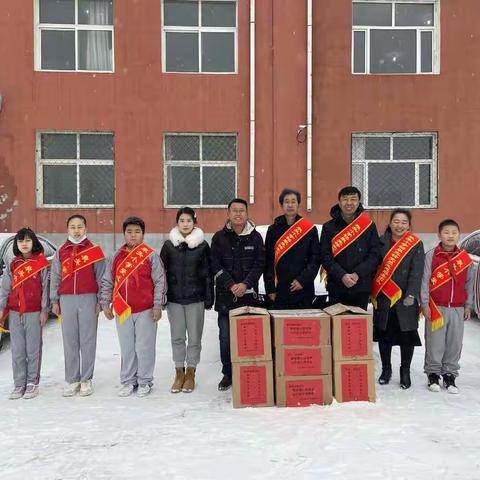 青春志愿行 雷锋在行动                 ——泉头镇中心小学师生学雷锋活动