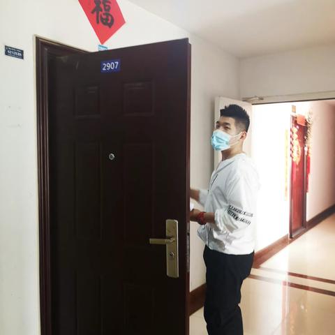 清雅居居委会继续进行低保年审入户工作