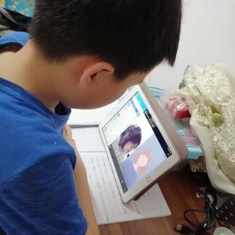 越北镇中心小学三年级二班刘泽翰网课开始了